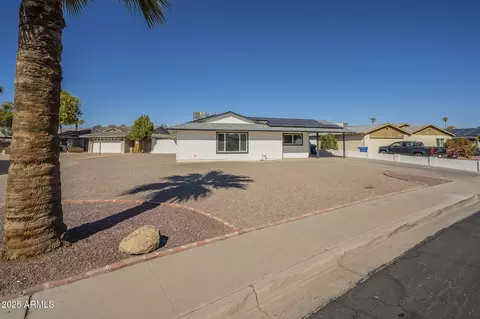 1038 E Carson Dr, Tempe, AZ 85282 photo 2