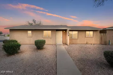 2606 E Oakleaf Dr, Tempe, AZ 85288