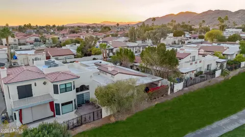 View/Area - 4636 E Monte Way, Phoenix, AZ 85044 photo 4 of 4