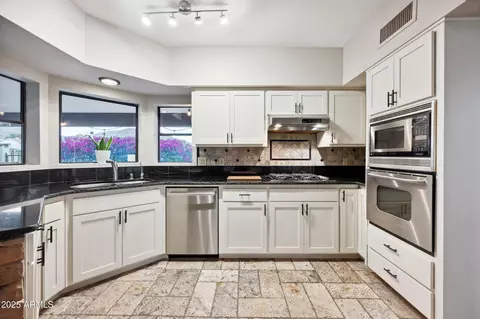 Kitchen - 4636 E Monte Way, Phoenix, AZ 85044 photo 2 of 4