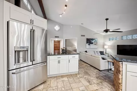 Kitchen - 4636 E Monte Way, Phoenix, AZ 85044 photo 4 of 4