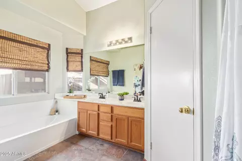 3213 E Tonto Ln, Phoenix, AZ 85050 photo 14