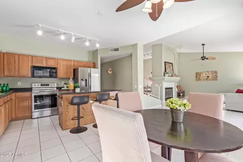 3213 E Tonto Ln, Phoenix, AZ 85050 photo 10