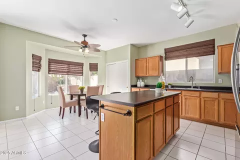 3213 E Tonto Ln, Phoenix, AZ 85050 photo 11