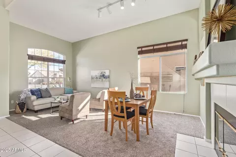3213 E Tonto Ln, Phoenix, AZ 85050 photo 5