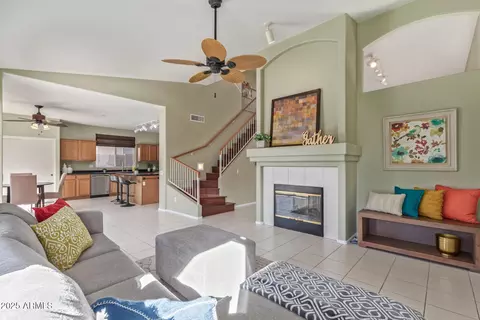 3213 E Tonto Ln, Phoenix, AZ 85050 photo 8