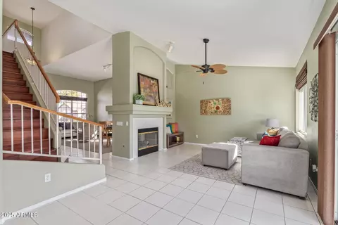 3213 E Tonto Ln, Phoenix, AZ 85050 photo 7