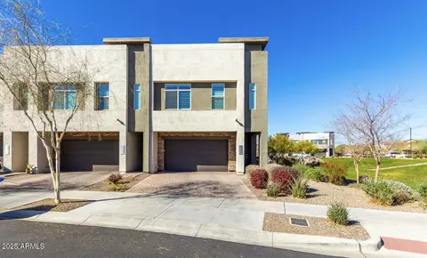 1950 W Desert Hollow Dr, Phoenix, AZ 85085