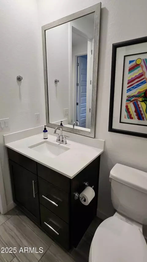 Bath - 1629 W Buist Ave, Phoenix, AZ 85041 photo 5 of 7