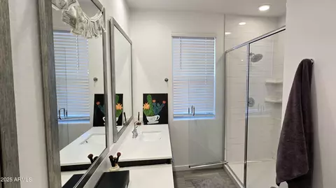 Bath - 1629 W Buist Ave, Phoenix, AZ 85041 photo 2 of 7