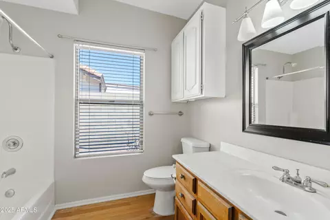 Bath - 955 E Vaughn Ave, Gilbert, AZ 85234 photo 3 of 3