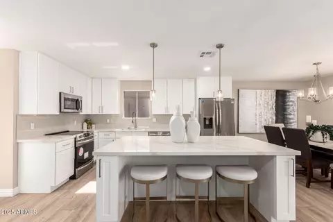 26612 S Digswell Ct, Sun Lakes, AZ 85248