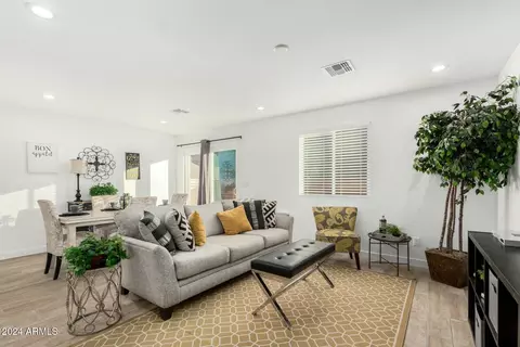 Other - 1115 W Apache St, Phoenix, AZ 85007 photo 2 of 8