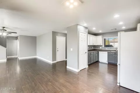1081 E Lowell Ct, Gilbert, AZ 85295 photo 12