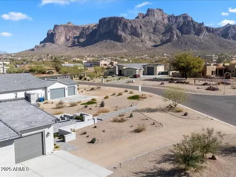722 N Sun Rd, Apache Junction, AZ 85119