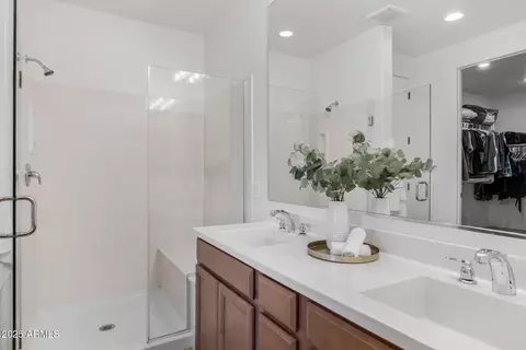 Bath - 5320 S Gregor --, Mesa, AZ 85212 photo 2 of 3