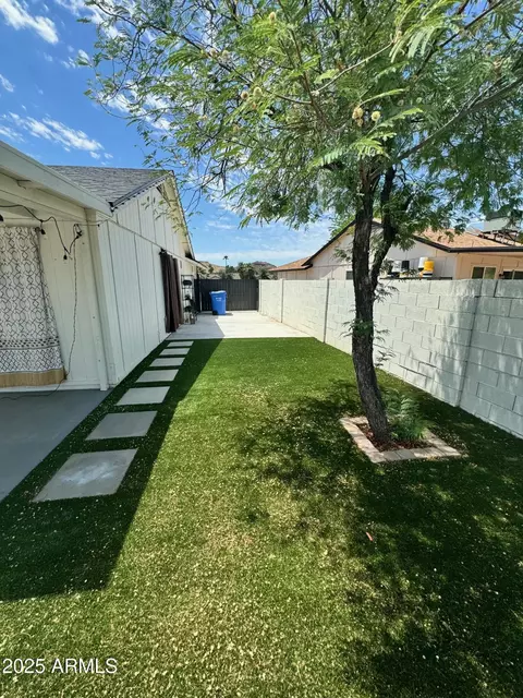 Exterior - 1702 E Sandra Ter, Phoenix, AZ 85022 photo 4 of 7