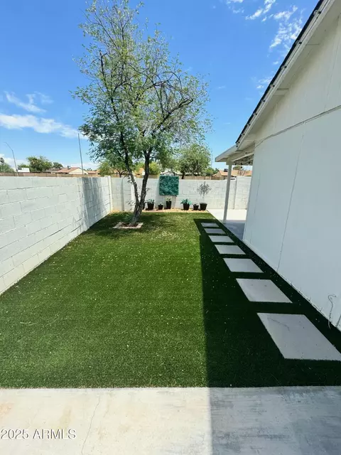 Exterior - 1702 E Sandra Ter, Phoenix, AZ 85022 photo 2 of 7