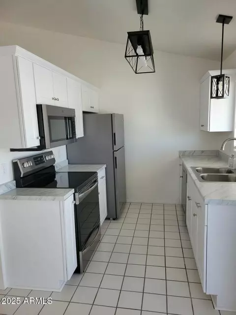 Kitchen - 1702 E Sandra Ter, Phoenix, AZ 85022 photo 1 of 5