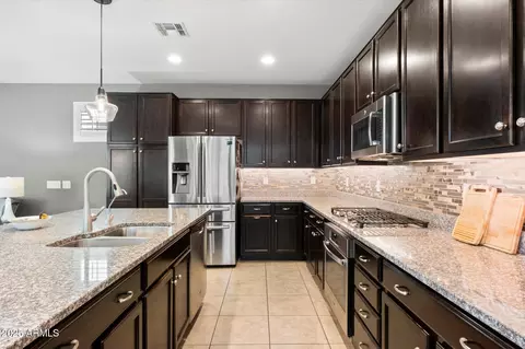 Kitchen - 3833 E Stiles Ln, Gilbert, AZ 85295 photo 3 of 3