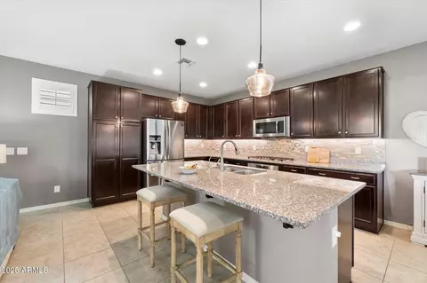 Kitchen - 3833 E Stiles Ln, Gilbert, AZ 85295 photo 2 of 3