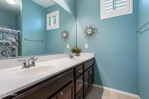 Bath - 3833 E Stiles Ln, Gilbert, AZ 85295 photo 3 of 3