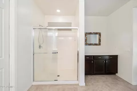 Bath - 3833 E Stiles Ln, Gilbert, AZ 85295 photo 2 of 3