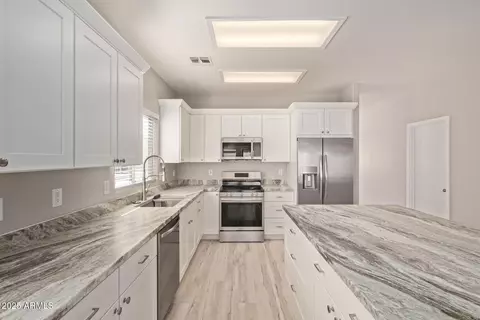 Kitchen - 8134 E Obispo Ave, Mesa, AZ 85212 photo 2 of 2