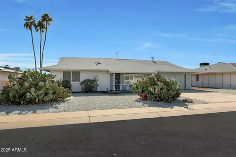 10321 W Pine Springs Dr, Sun City, AZ 85373