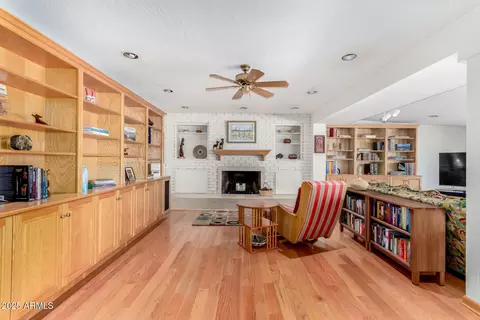 Living - 5546 N 4th St, Phoenix, AZ 85012 photo 4 of 4