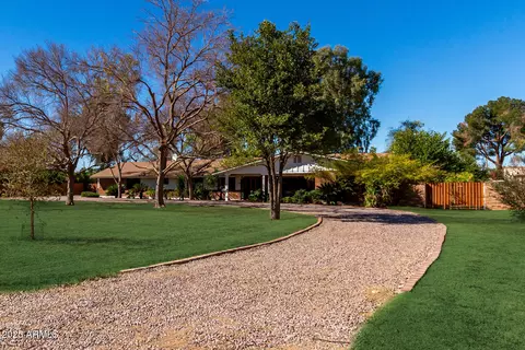 Exterior - 5546 N 4th St, Phoenix, AZ 85012 photo 2 of 7