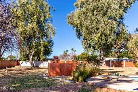 Exterior - 5546 N 4th St, Phoenix, AZ 85012 photo 6 of 7