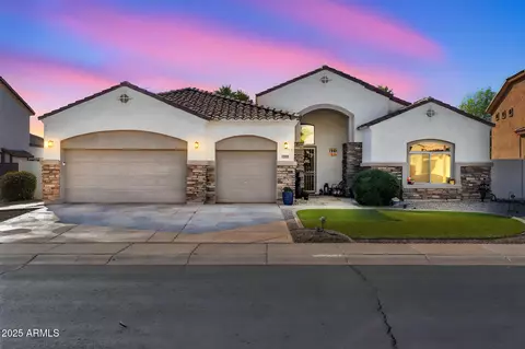 17591 W Ivy Ln, Surprise, AZ 85388