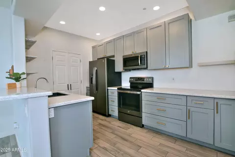 3302 N 7th St #239, Phoenix, AZ 85014