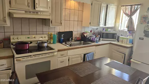Kitchen - 4701 N 23rd Dr, Phoenix, AZ 85015 photo 1 of 1