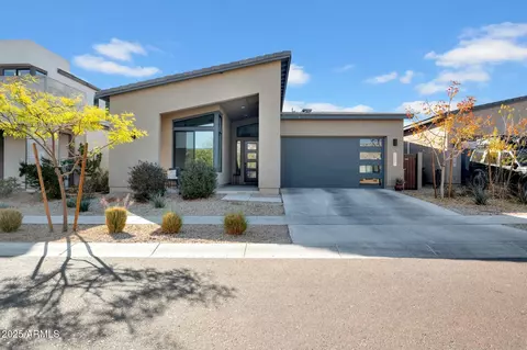 Exterior - 727 E Monte Way, Phoenix, AZ 85042 photo 1 of 5