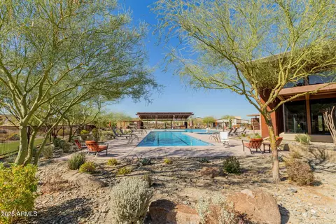 View/Area - 727 E Monte Way, Phoenix, AZ 85042 photo 2 of 3