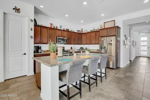 Kitchen - 727 E Monte Way, Phoenix, AZ 85042 photo 1 of 2