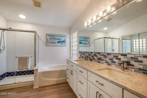 Bath - 2248 E Monona Dr, Phoenix, AZ 85024 photo 1 of 1