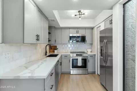 3551 N 12th St #104, Phoenix, AZ 85014
