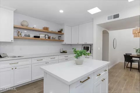 Kitchen - 300 E Aspen Way, Gilbert, AZ 85234 photo 5 of 5