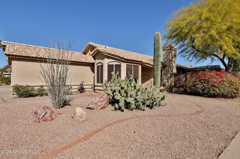1263 N Blackstone Dr, Chandler, AZ 85224