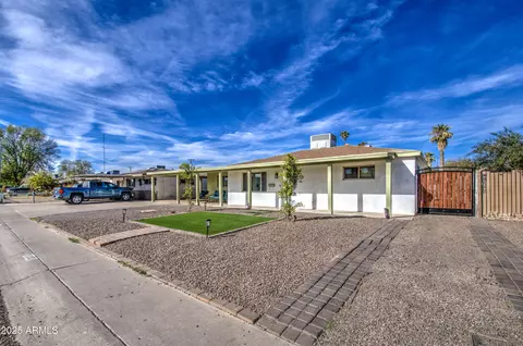 2926 W Echo Ln, Phoenix, AZ 85051