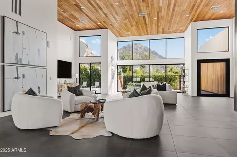 Living - 5156 N 45th Pl, Phoenix, AZ 85018 photo 1 of 5