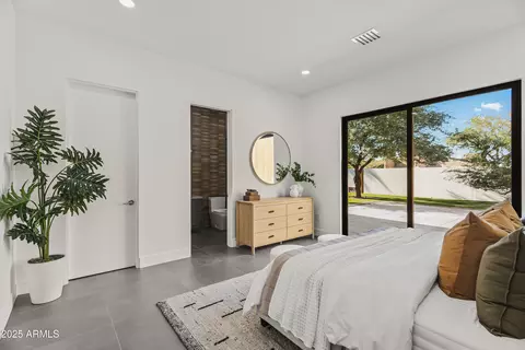 Bedroom - 5156 N 45th Pl, Phoenix, AZ 85018 photo 2 of 3