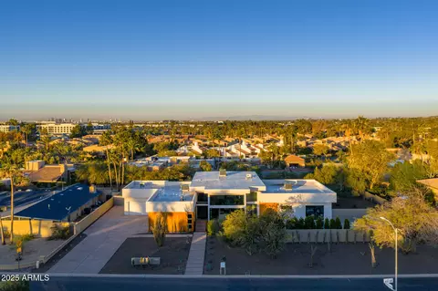 View/Area - 5156 N 45th Pl, Phoenix, AZ 85018 photo 1 of 3