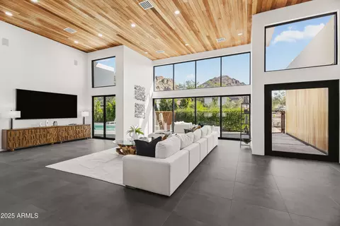 Living - 5156 N 45th Pl, Phoenix, AZ 85018 photo 4 of 5