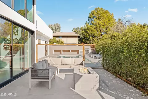 Exterior - 5156 N 45th Pl, Phoenix, AZ 85018 photo 5 of 10