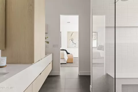 Bath - 5156 N 45th Pl, Phoenix, AZ 85018 photo 3 of 7