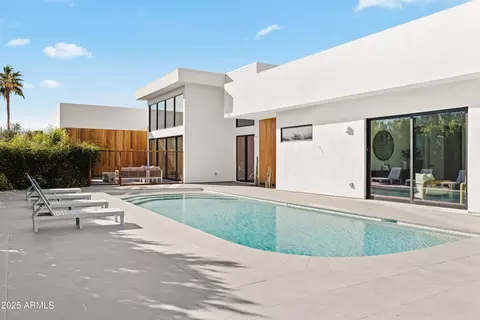 Exterior - 5156 N 45th Pl, Phoenix, AZ 85018 photo 3 of 10